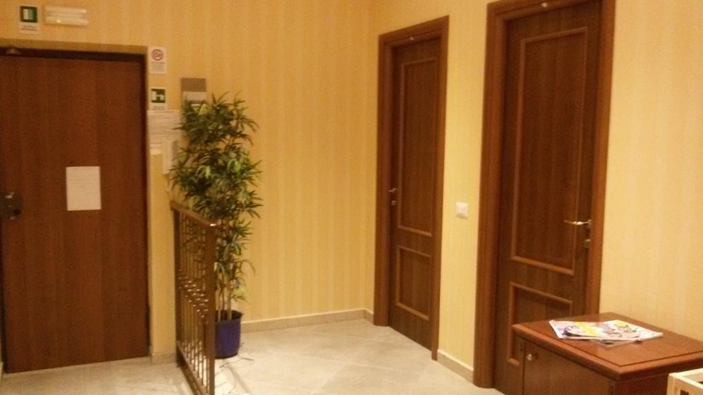 Mrs Julie Guesthouse Roma Exterior foto