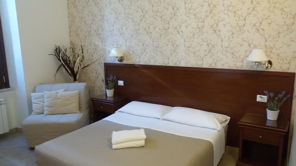 Mrs Julie Guesthouse Roma Quarto foto