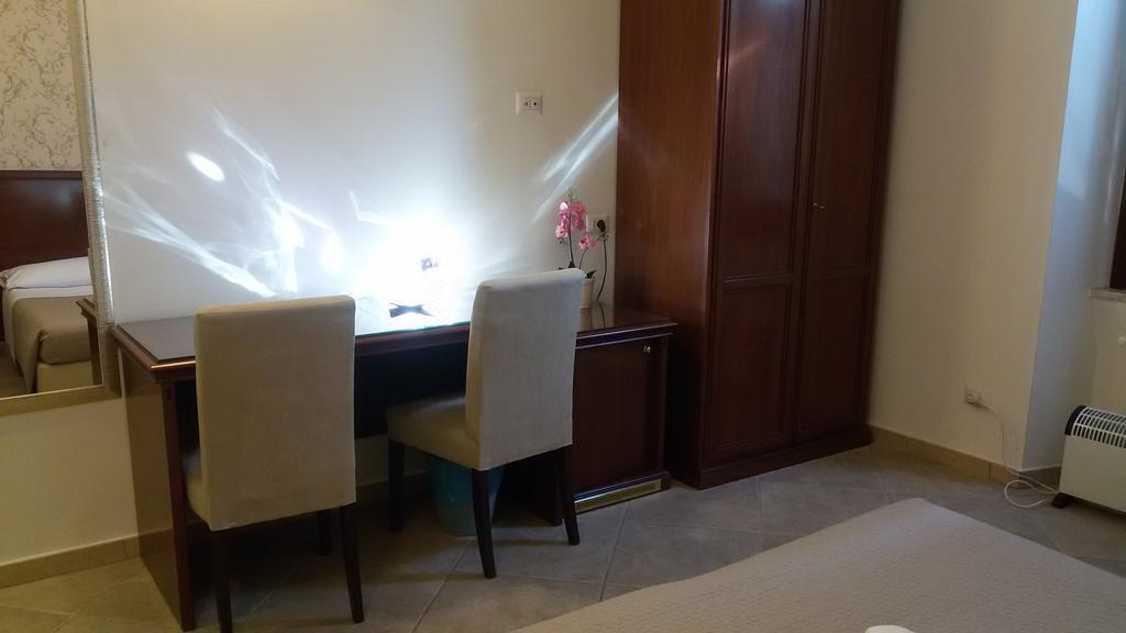 Mrs Julie Guesthouse Roma Quarto foto